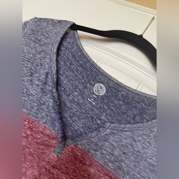 •Kohl’s• New SO Heather Blue/Red Half Sleeve Knit Top (Size Medium) - Picture 3 of 4